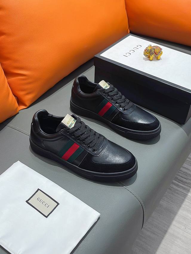 商品名称 Gucci 古驰 正规码数 38-44 休闲鞋 商品材料 精选 牛皮鞋面，柔软羊皮垫脚，原厂特供大底。