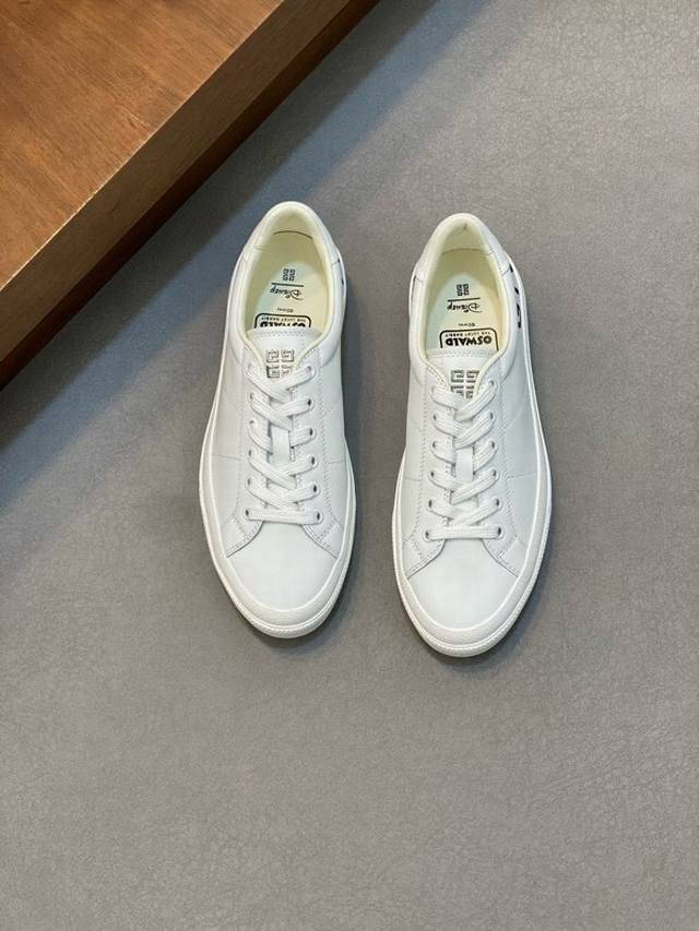 实价 Gvx 新品板鞋牛皮City运动鞋 采用进口牛皮打造，鞋舌金属铭牌镌刻Givench* Logo。内里进口牛皮打造 原版独立一体牛皮乳胶鞋垫，原版Tpu大