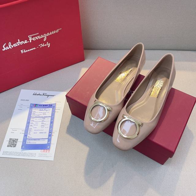 橙子出厂价 Ferragamo 菲拉格慕 方头漆皮平底单鞋 浅口低跟女鞋 跟高：1.5Cm 码数：34-41