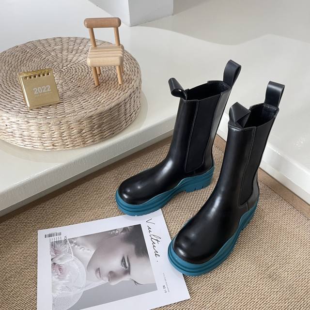 出厂 Bottega Veneta 顶级专柜 官网同步 Bv葆爹天团全系 经典矮筒 中筒靴 真正的经典 永不过时 葆爹穿搭 时尚最前沿 原标 原盒 正确版本 进
