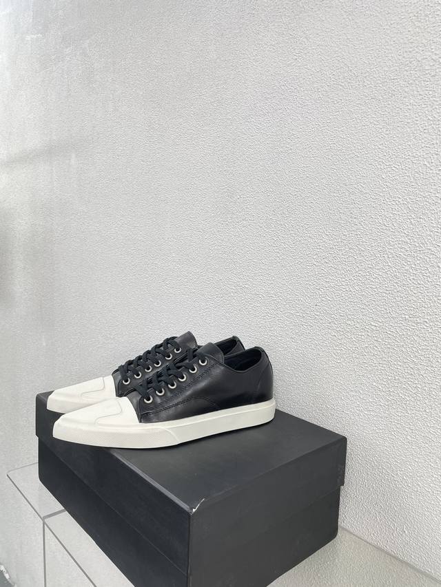 小牛皮 尖头单鞋 Dym*Nlatry 国潮 设计师品牌 拖鞋黑色 国潮时尚不可阻挡 D N这款 厚底松糕 堪称经典 这个品牌的鞋子不用多说 懂的自懂 非常优秀