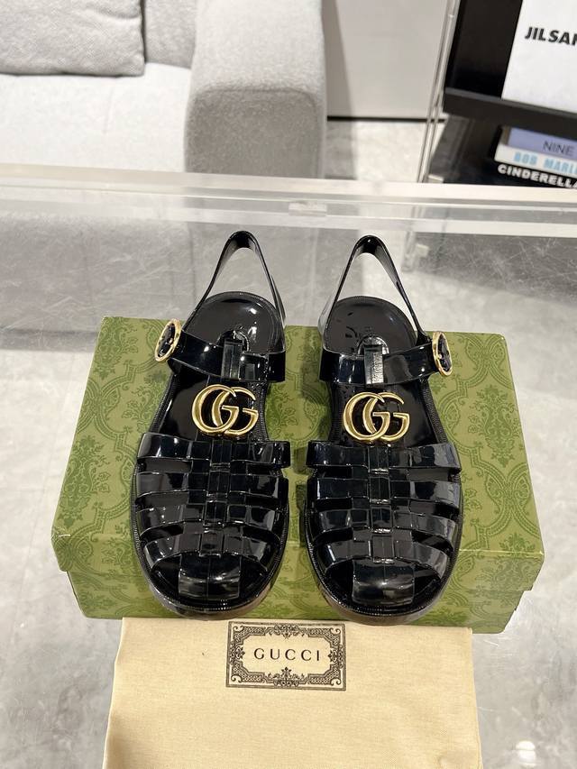 情侣款Gucci 25Ss 春夏最新款 双G果冻凉鞋 专柜购买原版 正品一比一开发 所有细节 材料 全部跟你在专柜买到的都一样 欢迎细节对比 码数:37 44