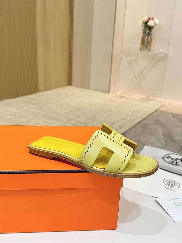 爱马仕Hermes，真皮大底 出厂价 顶级版本！原版开发 鞋面：牛皮 内里垫脚 羊皮 大底：意大利真皮大底 码数：34-43注 34 41 42 43 码定做
