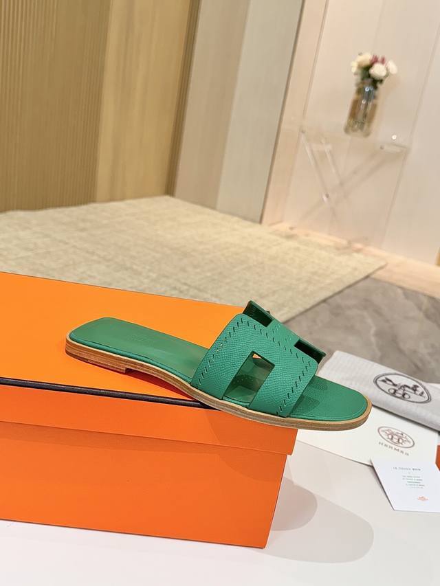 爱马仕Hermes，真皮大底 出厂价 顶级版本！原版开发 鞋面：牛皮 内里垫脚 羊皮 大底：意大利真皮大底 码数：34-43注 34 41 42 43 码定做