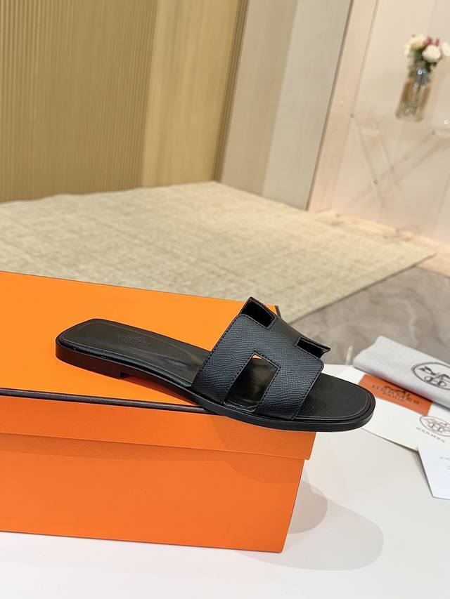 爱马仕Hermes，真皮大底 出厂价 顶级版本！原版开发 鞋面：牛皮 内里垫脚 羊皮 大底：意大利真皮大底 码数：34-43注 34 41 42 43 码定做