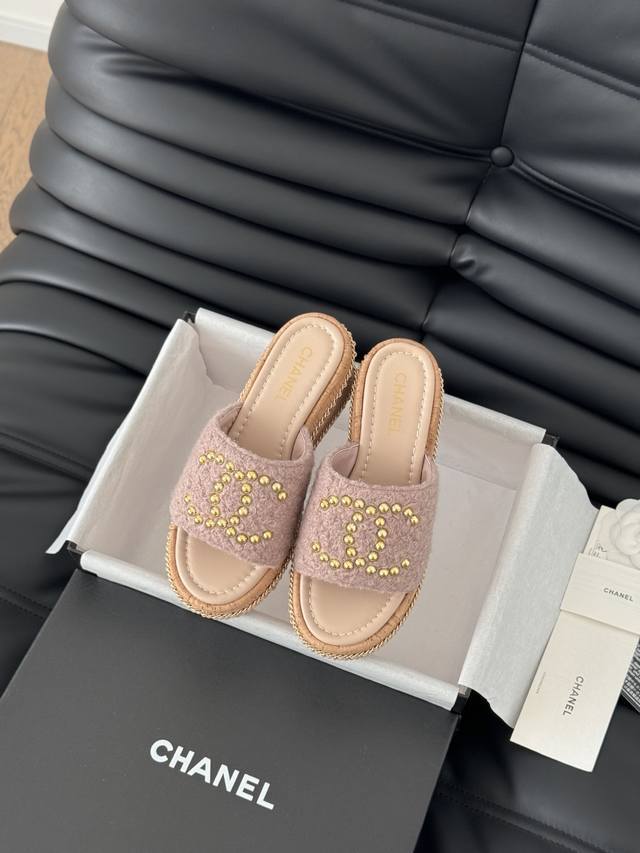 Chanel 25P新款编织拖鞋凉鞋系列 新编织面料 编织鞋面 内里羊皮 原版大底 Size:35-39 其他码数定做