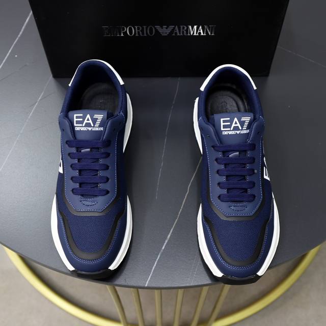 出厂价： 品牌：阿玛尼标准码：38–44 45定制 等级：官网同款 材料：品牌布匹 舒适透气内里 轻便柔软耐磨大底款式类别：男士时尚休闲鞋 跑步 运动鞋 尊贵奢