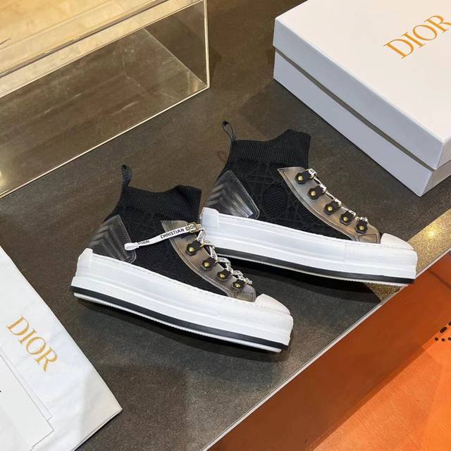 冲量价: Dior 迪奥 秋冬新款Walk‘n厚底绑带休闲滑板鞋 CD字母logo织带暗花梭织拼色帆布忙侣款运动鞋 市面顶级高端版本 材质:原版进口环保梭织鞋面