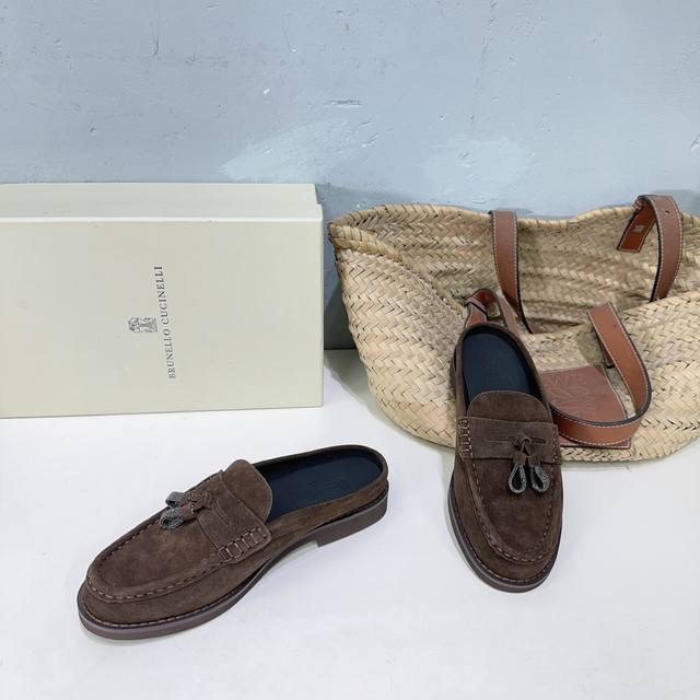 高品质出厂 ！小众潮牌 Brunell0Cucinelli25春夏新款BC复古中性一脚蹬流苏吊坠乐福鞋半拖 单鞋休闲鞋！原版购入系列做货！此品牌是来自意大利的世