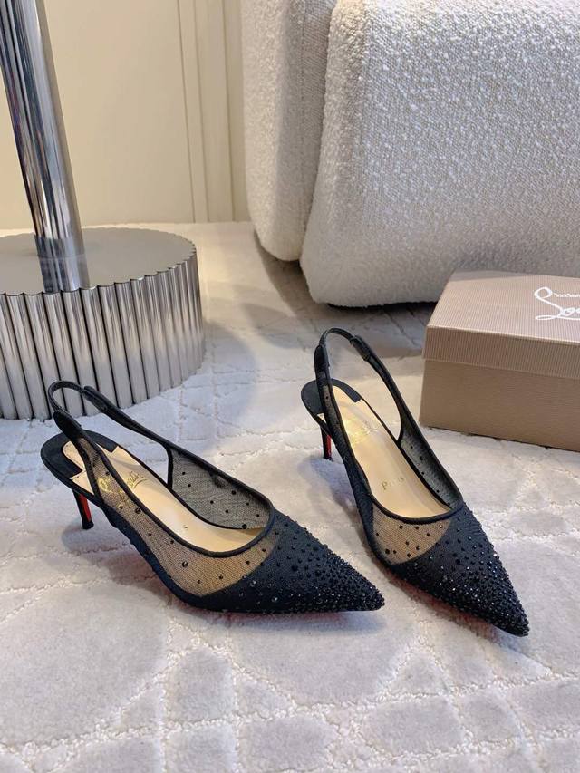 出厂价 Christian Loubouti* 新款水钻网纱透明红底高跟鞋 超多水钻装饰 高级感满满 闪耀夺目 富贵迷人 交织出童话般的梦境 鞋面进口网面材质A