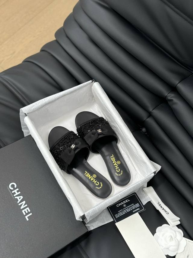 Chanel 24S早春新款鱼嘴系列拖鞋一如既往的高版本 经典蝴蝶结版面 鞋面内里羊皮 真皮大底Size:35-39 其他码数定