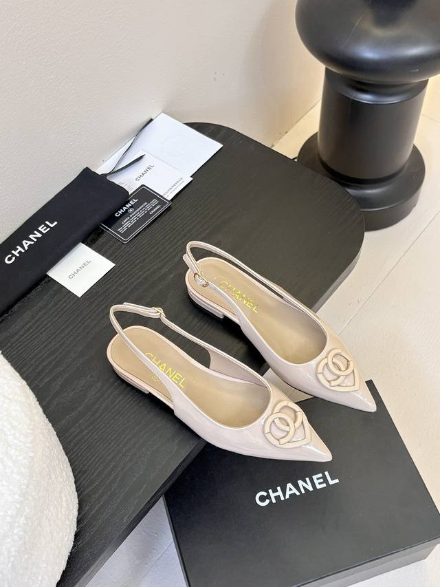 Ch*anel 25C新款爱心扣尖头单鞋 凉鞋绝美玛丽珍系列很难不爱鞋面 漆皮 内里羊皮 真皮大底原版开模五金 Size:35-39 4041定制