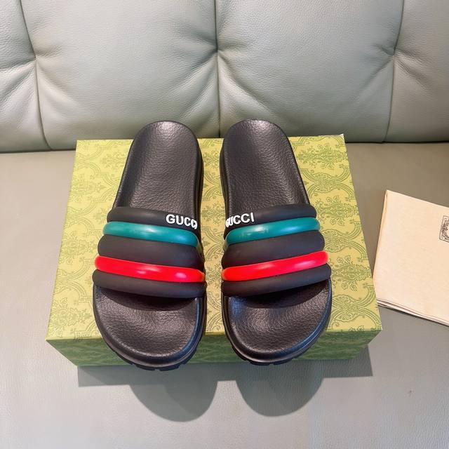出厂价： 元工厂现货 古驰 古奇拖鞋Gucci 2024最新款沙滩凉拖鞋一字拖原版开模双G LOGO 原版开模一致大底：pu双层大底尺码：35-46