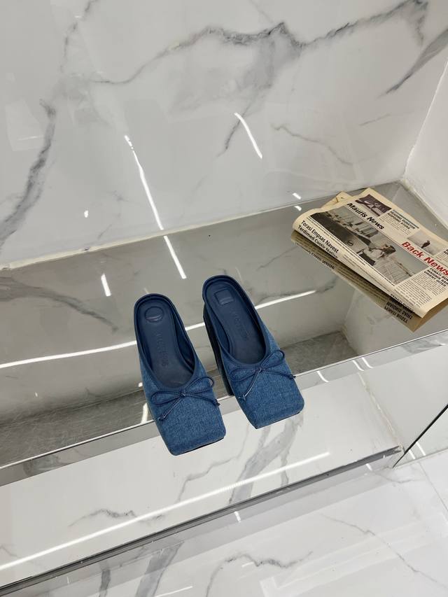 高版本 ‘’ Jacquemus 2025 ss 时髦方头单鞋时髦方头单鞋、品质依旧、区别市面抢出版本、自购原版独立开发、鞋面采用订制羊皮、意大利混种小羊皮垫脚