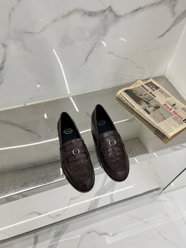 高版本 ‘’ Coptem P2025 ss 时髦复古乐福鞋时髦复古乐福鞋、品质依旧、区别市面抢出版本、自购原版独立开发、鞋面采用订制牛皮压纹、意大利混种小羊皮