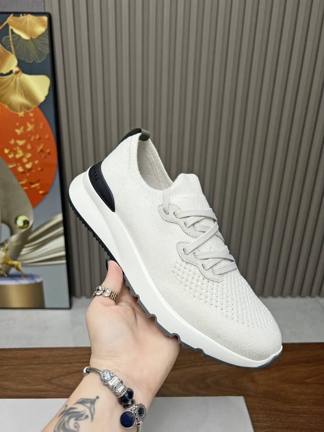男鞋 brunellocucinelli ,面料羊绒+飞织。羊皮里，包装，全部按照原版1比1定制材料，真正做到了，上脚舒服，美观，透气， 大方，百搭的高端鞋。码