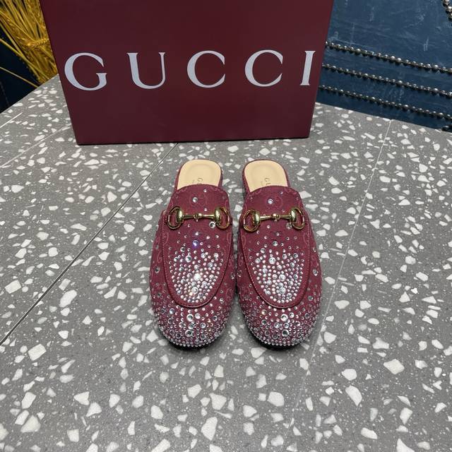 Gucci 古驰顶级品质①面料：牛皮 牛皮压字母 字母材料点钻②内里／垫脚:羊皮里③大底：原版意大利真皮底④码数：35-42 40.41.42定做不退换 包装：