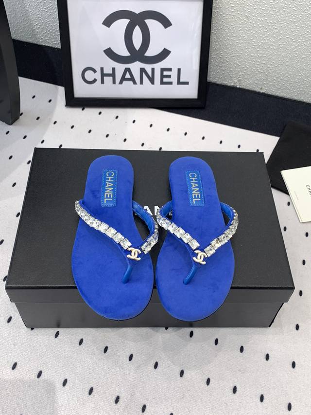 Chanel春夏爆款人字拖鞋 各大社交平台热门款 上脚不卡不磨脚 质感软舒服 进口羊皮钻面料 羊皮内里 意大利真皮大底 Size:35-40