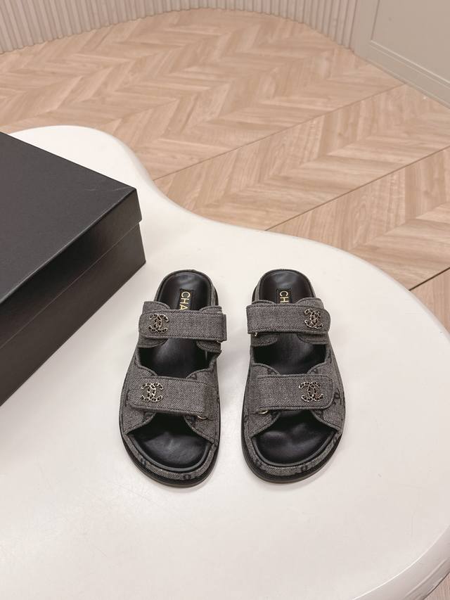 拖鞋 凉鞋 2025新色系！CHANEL 香奈儿 2025新款凉鞋拖鞋系列 经典系列 每个款式都很赞 菱格松糕底沙滩凉鞋 拖鞋 优雅高贵 舒适百搭鞋面：羊皮 布