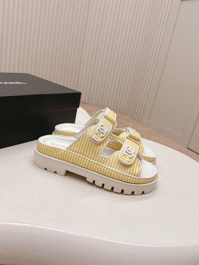 拖鞋 凉鞋 2025新色系！CHANEL 香奈儿 2025新款凉鞋拖鞋系列 经典系列 每个款式都很赞 菱格松糕底沙滩凉鞋 拖鞋 优雅高贵 舒适百搭鞋面：羊皮 布