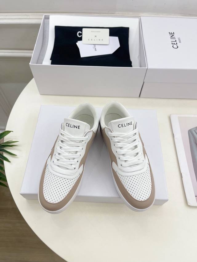 CELINE 赛琳 25 2025春夏新品 拼色小白鞋休闲鞋上新！ 这一季的赛琳真的是开了挂、太有特色了 今年必须要入手一双celing 小白鞋 ，复古风经典款