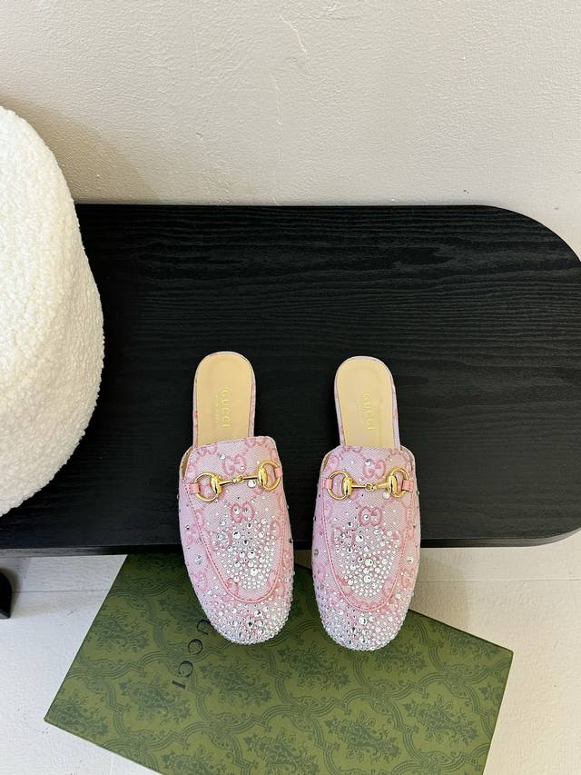 Gucci 古驰顶级品质面料：牛皮 牛皮压字母 字母材料点钻内里／垫脚:羊皮里大底：原版意大利真皮底码数：35-42 40.41.42定做不退换 包装：专柜全套
