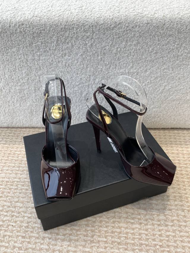 SAINT LAUREN* YSL 杨树林新款小细高跟凉鞋 设计更稳更好穿 小姐姐的美丽尤物高跟鞋 优雅迷人性感 女人味十足！进口漆皮 内里垫脚羊皮 意大利真皮