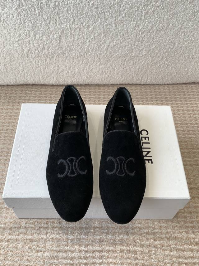Celine 赛琳 凯旋门 25ss 春夏新款 乐福鞋高级感十足 网红ins种草神器、非常复古风、气场十足单品、设计风格非常新颖、高档且非常舒适.压印celin