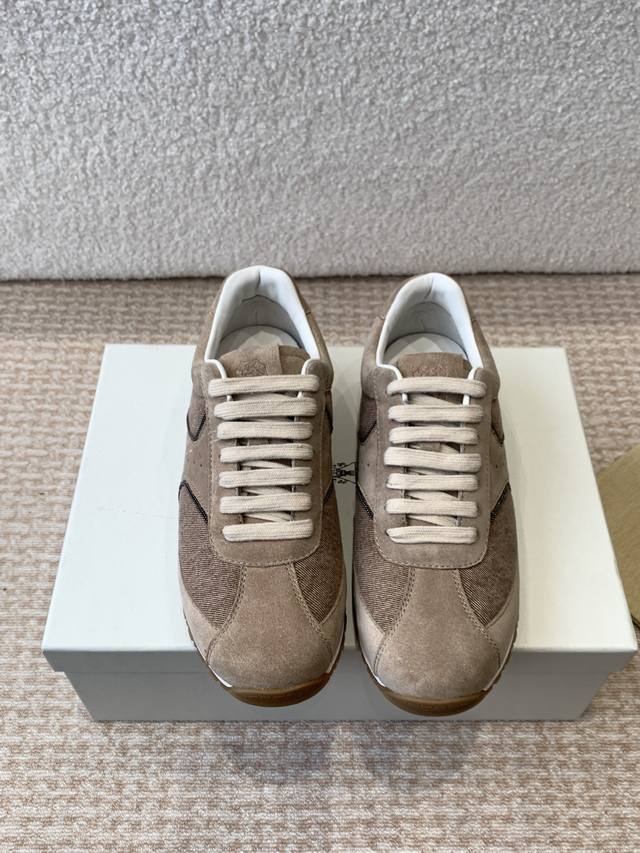 Brunello Cucinelli 25ss最新 Bc 系带 休闲鞋 鞋面进口麂皮 内里进口 羊皮里 0.5mm圆形冲孔设计 透气不闷脚 独家开模TPU大底